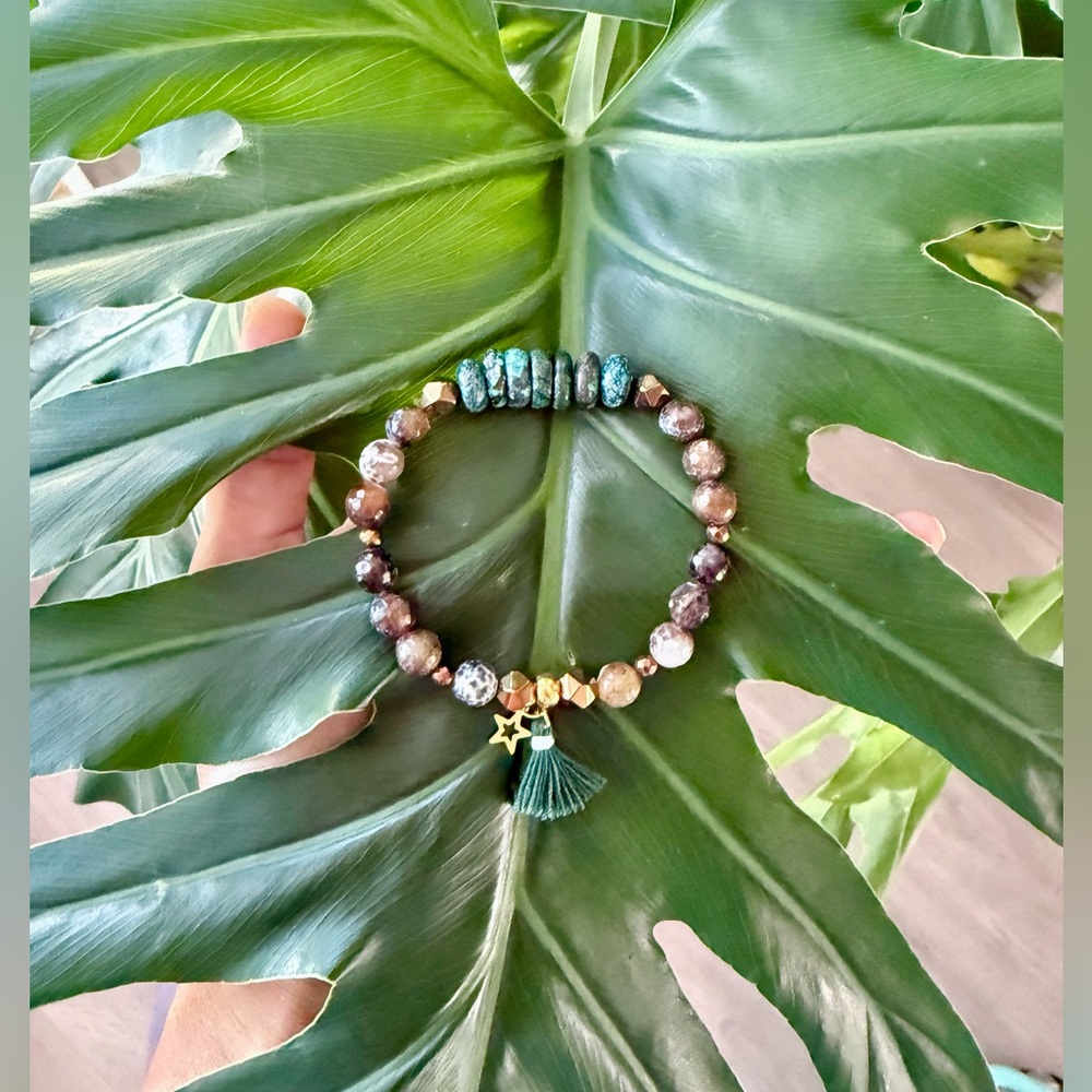 Turquoise, Hematite & Agate Bracelet (one) - Picture 2 of 4